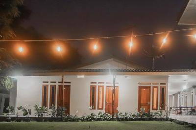 RedDoorz near Taman Safari 2