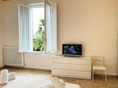 Top Floor - Panoramic Roof View - Quiet and Central