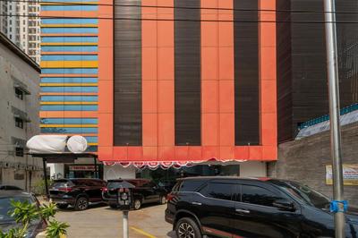 RedDoorz at Jalan Gunung Sahari