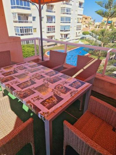 Magnifico chalet adosado en Torrevieja, Alicante.