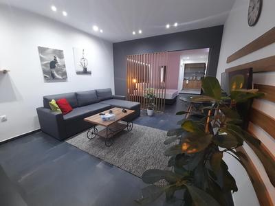 Tsimiski Contemporary Studio 3