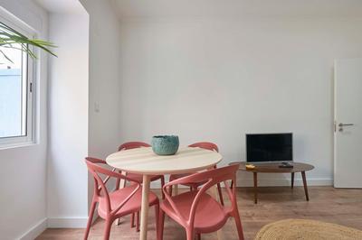 Spacious & Light-Filled 4BR Apartment By TimeColer