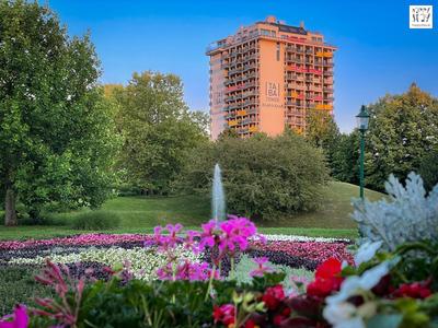 Ruheoase mit Parkblick - 15 Min Zentrum - Therme & Gym