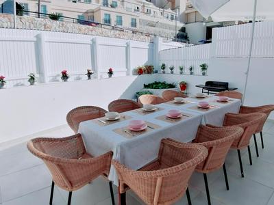 Big Villa Puerto Rico streetfront with private saltwater pool, kitchen, 3 terraces& private parking , near shopping center