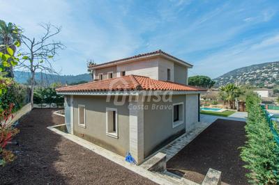 Oasis House