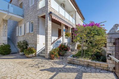 Apartments Azra
