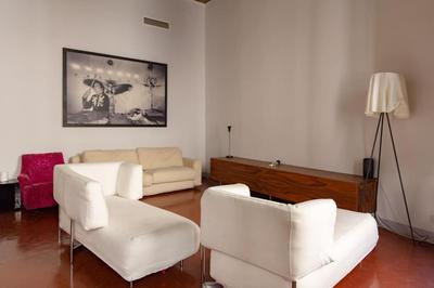 Elegant Apartment Near Piazza Della Signoria
