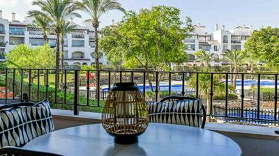 Beautiful Apartment overlooking communal gardens and pool JL112LT