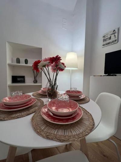 Fiftythree house - in the heart of Napoli