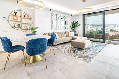 INF2.5E- Tastefully furnished flat Estepona cente