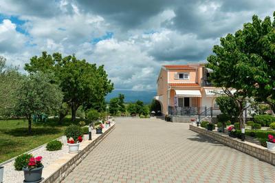 Luxury Villa Maria with large pool