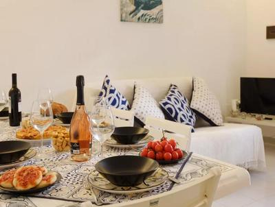 Villa With Climate, Wi-Fi and Private Parking