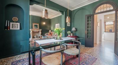 Stylish Renovated Apartment In The Heart Of The City