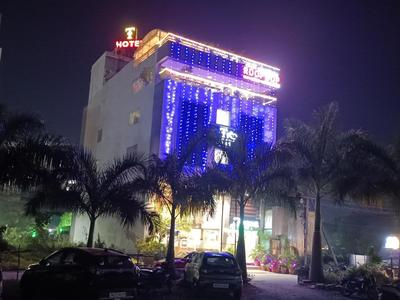 The Tripti Hotel & Banquets