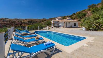 Villa Meretseger Almogía by Ruralidays