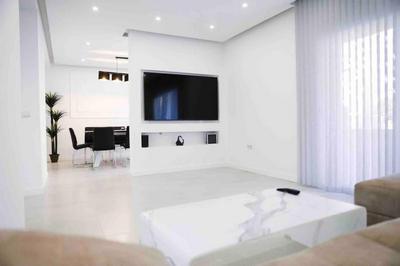 Modern 3-bed apartment in heart of torremolinos