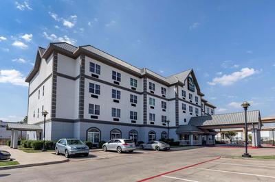 Quality Inn & Suites I-35 E-Walnut Hill