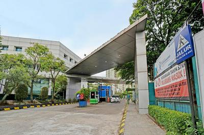 OYO 91880 The Suites Metro