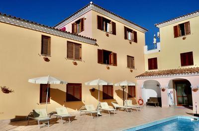 Residence con piscina a Sos Alinos