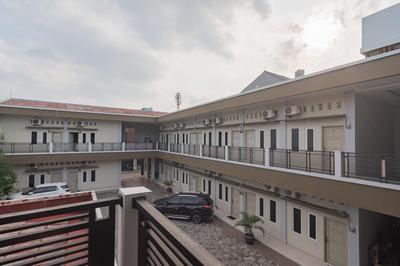 RedDoorz Plus Syariah @ Tuparev Cirebon 3