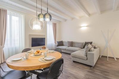 Modern & Stylish Apartment in Como City by Rent All Como