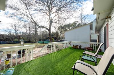 2 Story Home With Sunroom & Cozy Deck Close To KSU