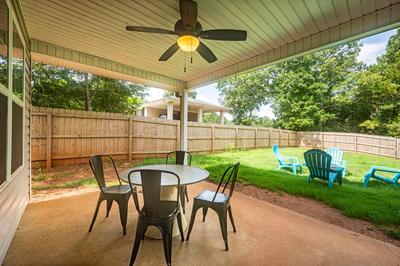 1 Mile to Lakepoint with Fenced BKYD, Pet-Friendly