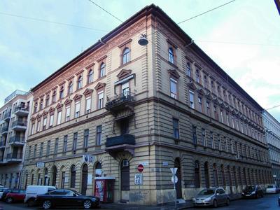 Kodaly Art Apartment