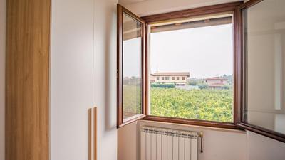 The House in the Vineyard - Italian Homing