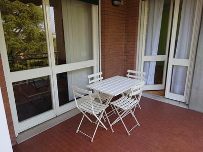 Luminoso Appartamento con Balcone