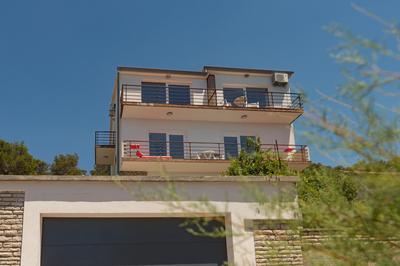 Rozali Tisno Apartments
