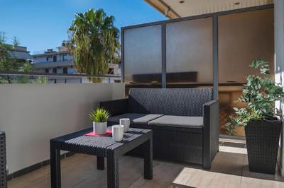 Beautiful apt in Glyfada Center, Papandreou Street