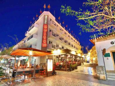 Luxury Villa walking distance Galé Beach Albufeira