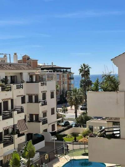 South facing 1 bed apartment, near beach