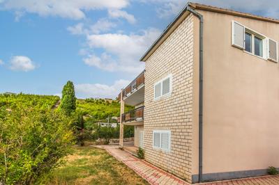 Paramount Apartments