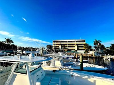 St John - Downtown Waterfront Penthouse Pool Parking Dock