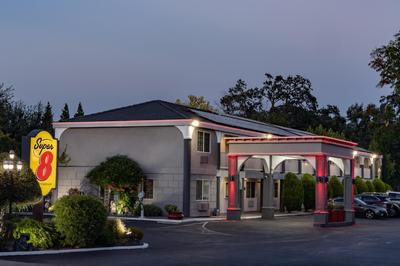 The Orchard Hotel Ukiah Wine Country Free Breakfast, Pool, & Hot Tub