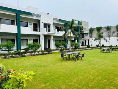 Hotel Whistling Greens