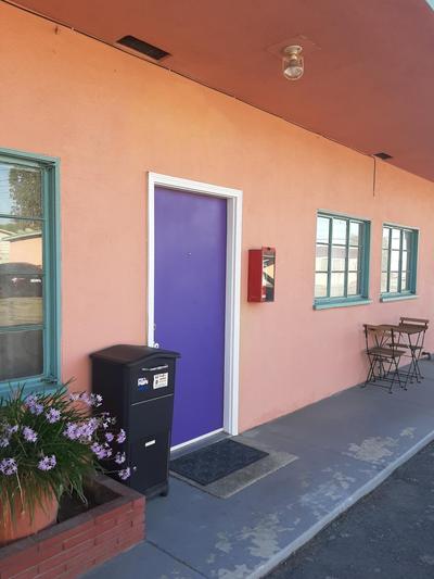 HARRY'S MAN CAVE - A Vintage Motel on the Historic 395 route - The New Star Motel Experience