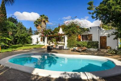 Stylish Ibiza Villa Near Beaches Private Pool & Lush Garden
