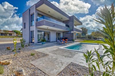 Holiday House Lipa with Private Pool