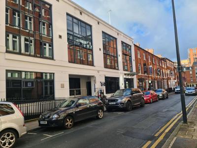 Impressive Apartment at Leeds City Centre