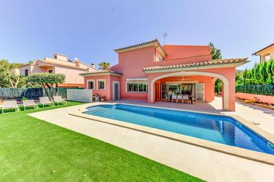 Deluxe Mallorca Villa Upmarket Location Maria Bonaire I 4 Bedrooms I Close To The beach Alcudia