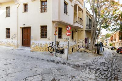 PEARL STUDIO free private parking of stayinthess