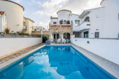WELCS VILLA 021 EMP CaZa con piscina privada