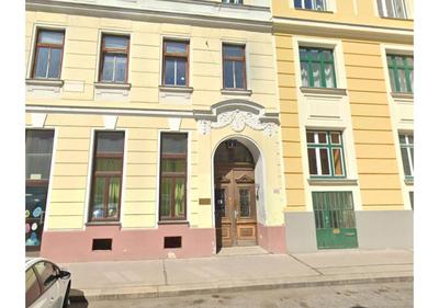 Convenient 3BR Apt. near Danube & Millenium Tower