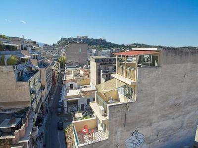 Wake up with Acropolis view!