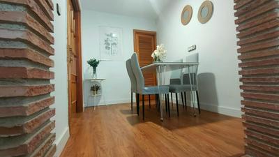 Amplio Apartamento Familiar de 3 Dormitorios en La Zubia Granada a un Paso de la Alhambra y Sierra Nevada