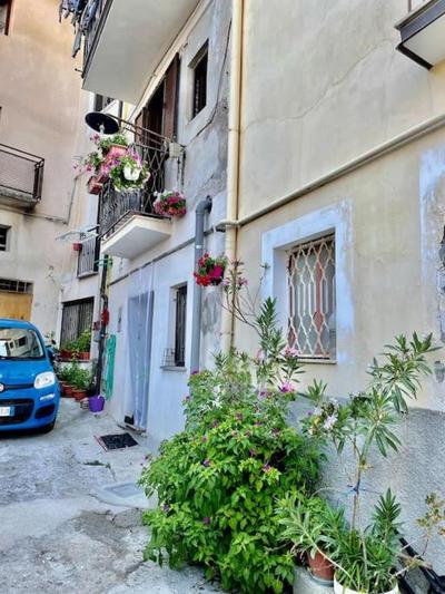 Cozy studio close by the Aragones castle