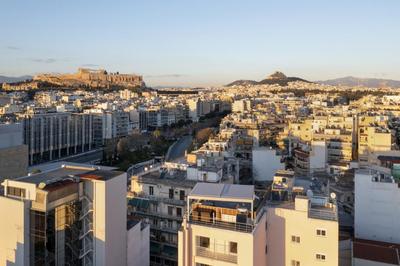 NEW STUNNING PENTHOUSE W/SPECTACULAR VISTAS!